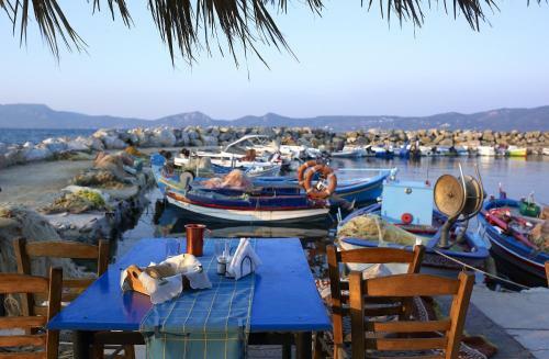 Aeolis Apartments & Studios