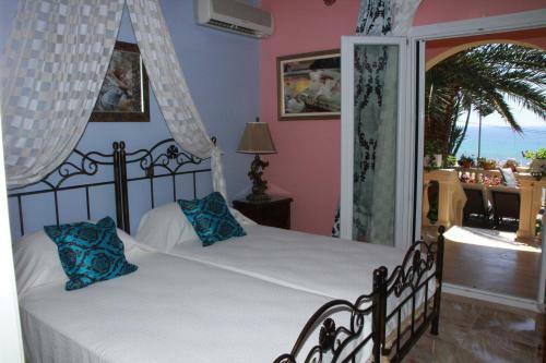 Apartamentos Aristotelis-nikos Paramonas Studios