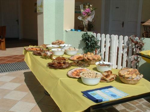 Hostal Apartmani Baranjski Dvori