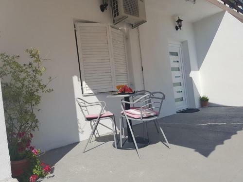 Apartments With A Parking Space Maslenica, Novigrad - 15482