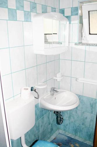 Apartments With A Swimming Pool Caska, Pag - 3085