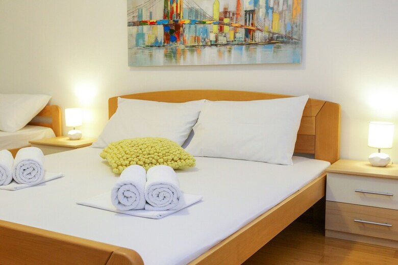 Summer Breeze Apartments