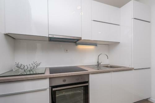 Apartments With Pool Villa Zora