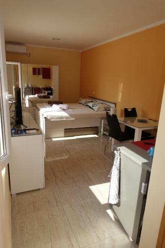 Hostal Apartments Leon Nin
