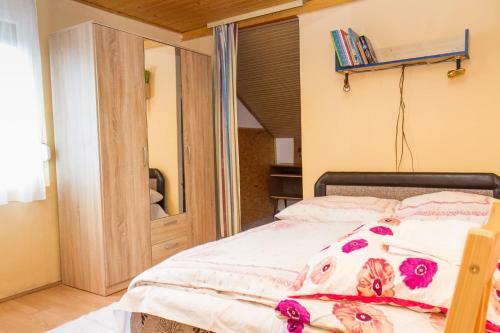 Holiday Home In Balatonmariaf�rdo 35385