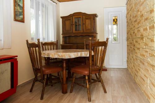 Holiday Home In Balatonmariaf�rdo 35385