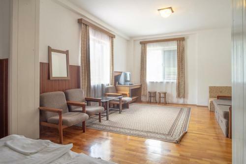 Sir�ly Hotel