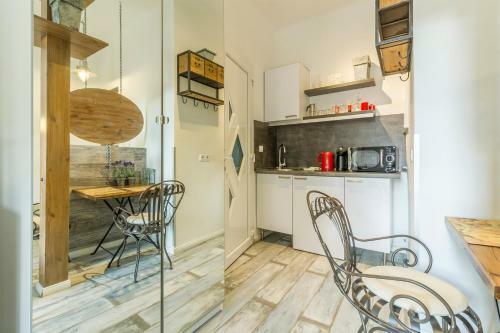 Ginger And Lemon Apartments