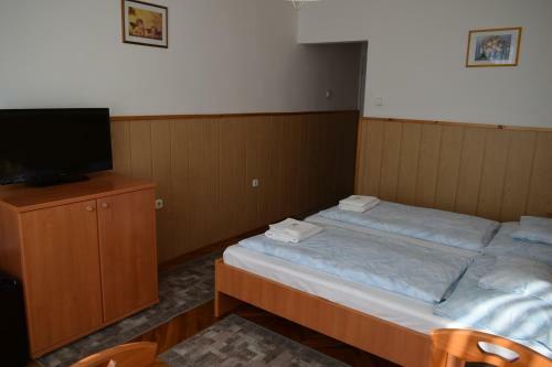 Hostal Ujv�ri Vend�gh�z