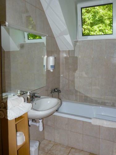 Hostal Zseri Vad�szh�z