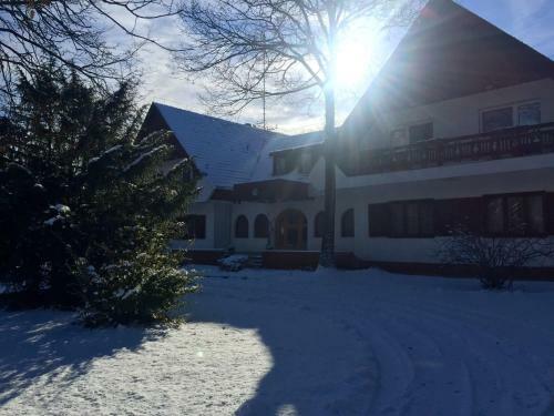 Hostal Zseri Vad�szh�z