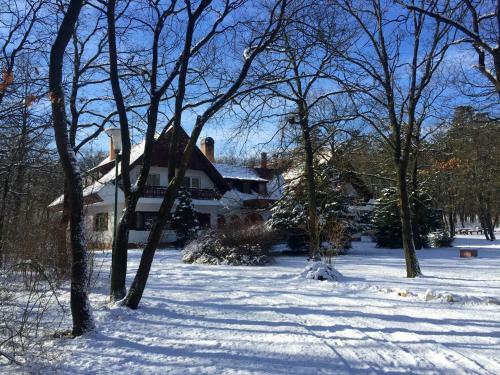 Hostal Zseri Vad�szh�z