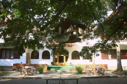 Hostal Zseri Vad�szh�z