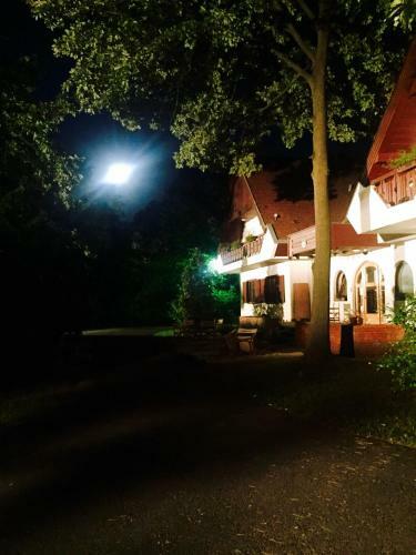 Hostal Zseri Vad�szh�z