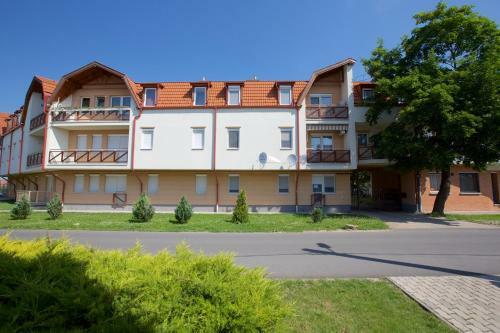 Zoli Apartmanok-kinga K�lcsey 34-36