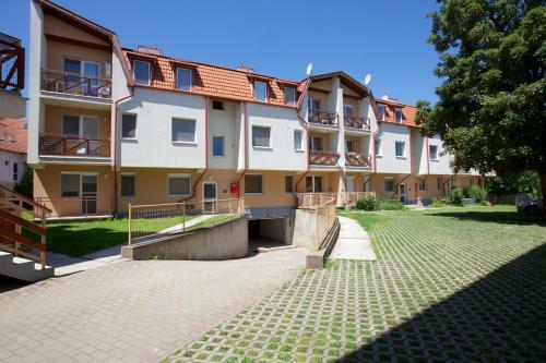 Zoli Apartmanok-kinga K�lcsey 34-36