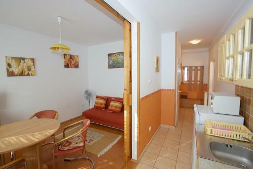 Zoli Apartmanok-kinga K�lcsey 34-36