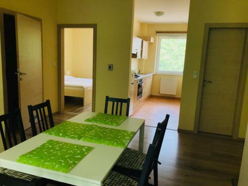 Suri Bau Apartman