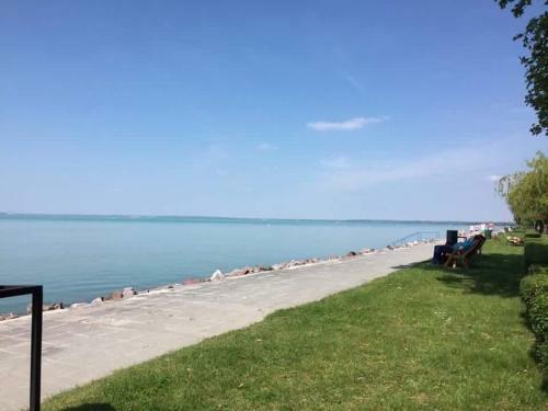 Aranyh�d Apartman