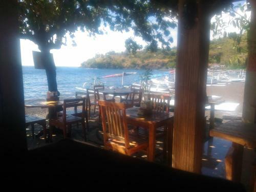 Sunrise Cafe Bungalows