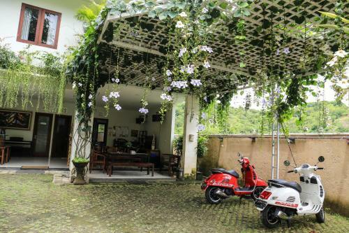 Hotel Dewi Villa