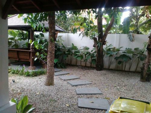 Hostal Reddoorz @ Letjend S. Parman Pacitan