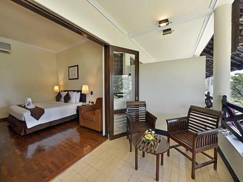 Grand Whiz Hotel Trawas Mojokerto