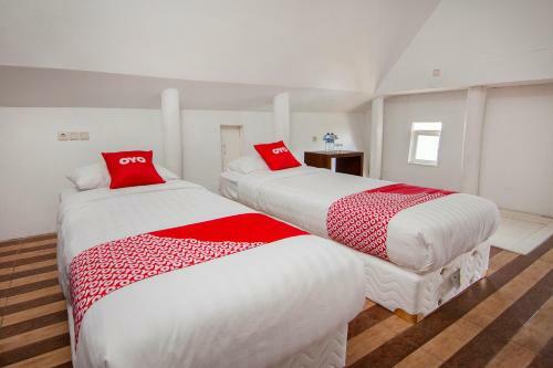 Hotel Oyo 1812 Dg Inn