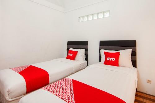 Hotel Oyo 1812 Dg Inn