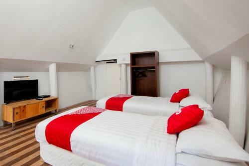 Hotel Oyo 1812 Dg Inn