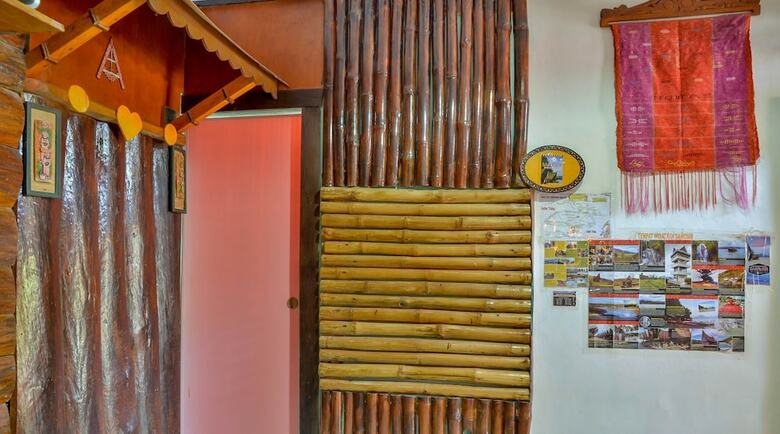 Hostal Marysca Guesthouse