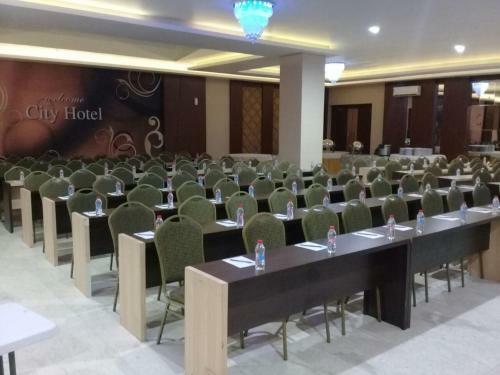 City Hotel