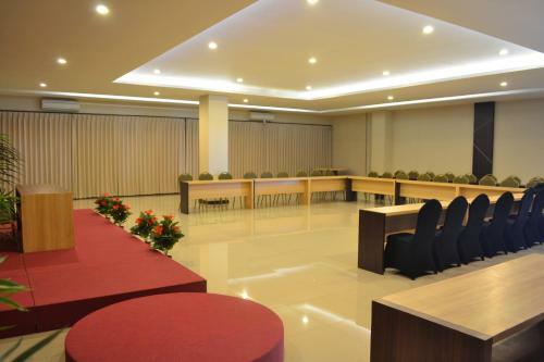 City Hotel