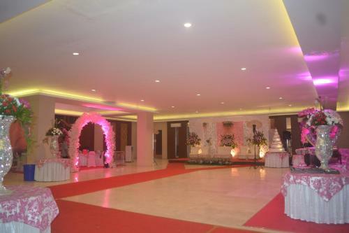 City Hotel