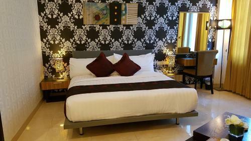 Crown Hotel