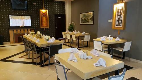 Crown Hotel