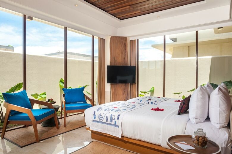 Hotel Komaneka At Keramas Beach