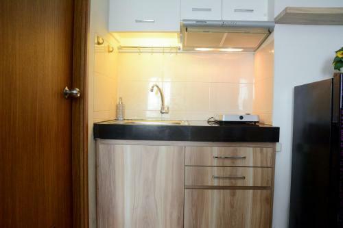 Square Super Studio At The Oasis Apartment By Travelio