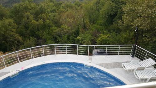 Whitehouse Villa
