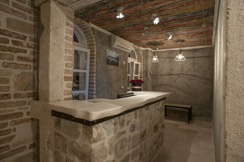 Piazza Apartments 1