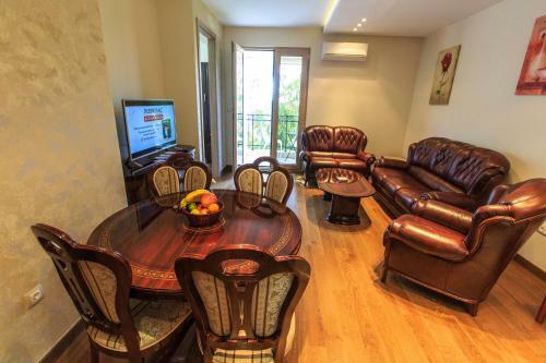 De Lux Apartments