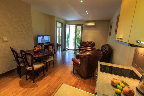 De Lux Apartments