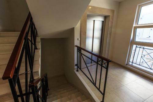 De Lux Apartments