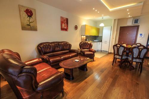 De Lux Apartments