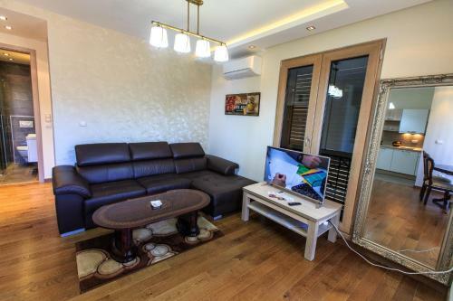 De Lux Apartments