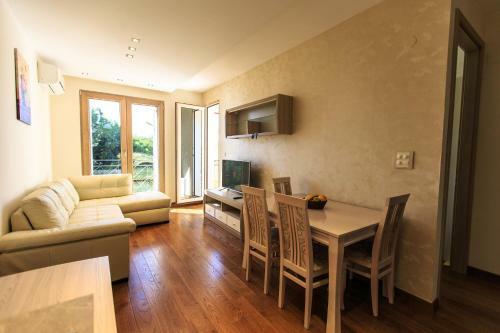 De Lux Apartments