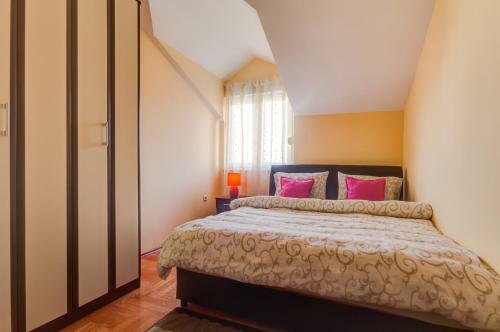 Nikola Pleasure Apartments