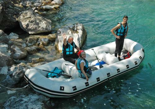 Hostal Rafting Blue River Tara