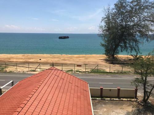 Posada Teluk Lipat Seaview Inn