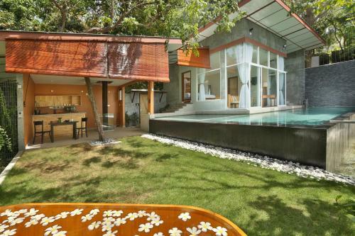 Ambong Pool Villas - Private Pool